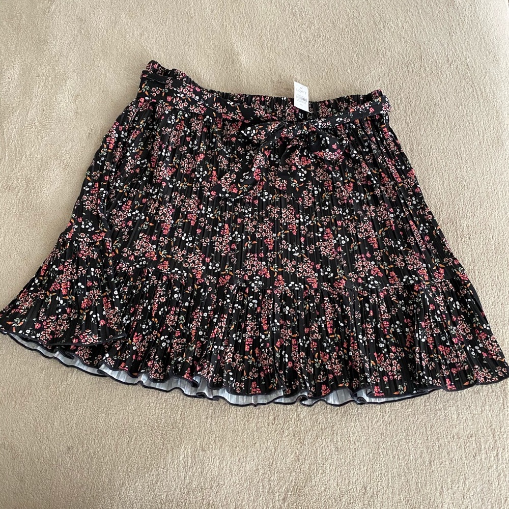 LOFT floral knee-length skirt